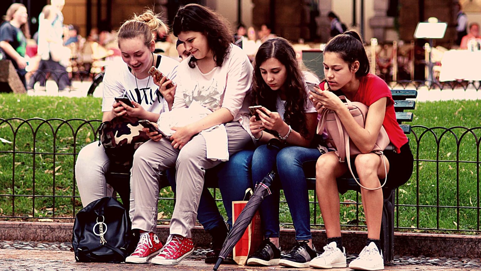 Come coinvolgere la generazione Z sui social